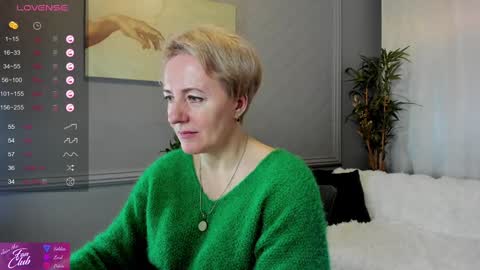 Snapshot of nika_smit chatting on January 31, 2025, 10:10 am Nika online show from January 31, 2025, 10:10 am