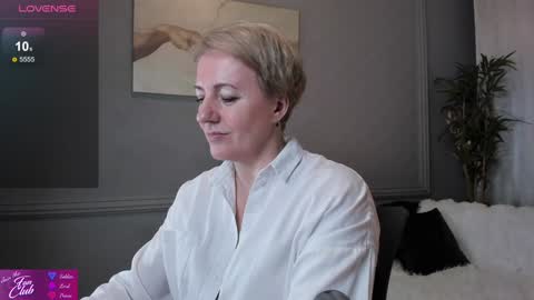 Snapshot of nika_smit chatting on February 2, 2025, 2:02 pm Nika online show from February 2, 2025, 2:02 pm