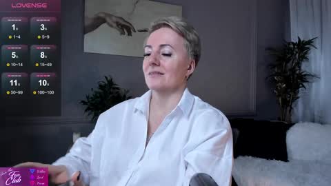 Snapshot of nika_smit chatting on February 22, 2025, 11:24 am Nika online show from February 22, 2025, 11:24 am