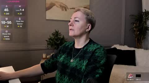 Snapshot of nika_smit chatting on March 2, 2025, 5:12 am Nika online show from March 2, 2025, 5:12 am