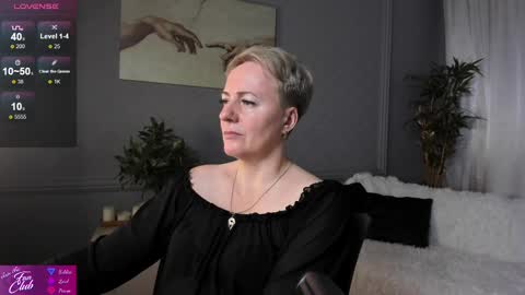 Snapshot of nika_smit chatting on March 3, 2025, 11:22 am Nika online show from March 3, 2025, 11:22 am