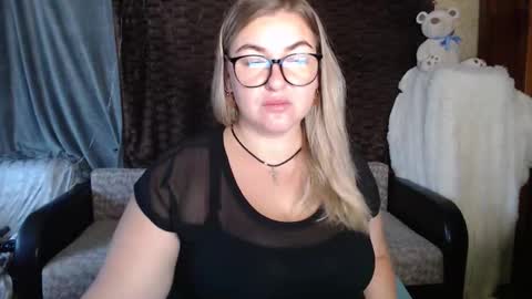 Snapshot of nikaskylink chatting on October 21, 2025, 4:35 am Nika online show from October 21, 2025, 4:35 am