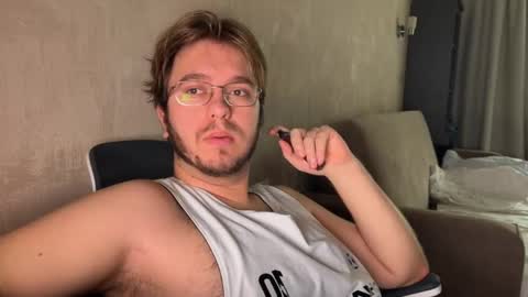 Celine online show from November 6, 2025, 6:47 am