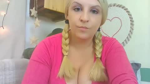 Snapshot of niki_leex chatting on September 17, 2025, 12:51 pm niki_leex online show from September 17, 2025, 12:51 pm