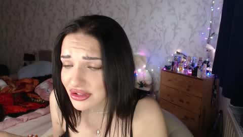 nikimousi online show from March 16, 2026, 5:44 am