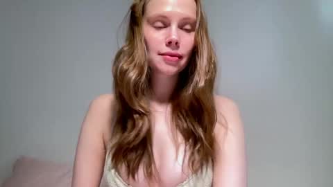 Nikki online show from April 2, 2026, 10:13 am