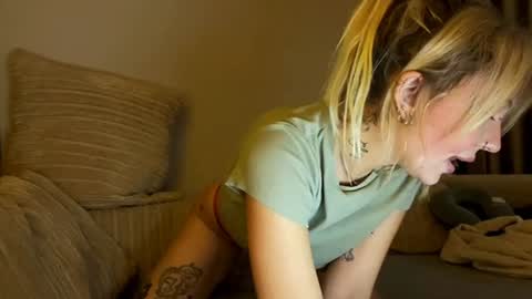 Snapshot of nikki_whatever chatting on January 3, 2025, 8:11 pm nicolette online show from January 3, 2025, 8:11 pm