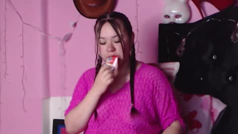 Snapshot of nikkirous_ chatting on January 27, 2025, 2:24 pm Nikkirous online show from January 27, 2025, 2:24 pm