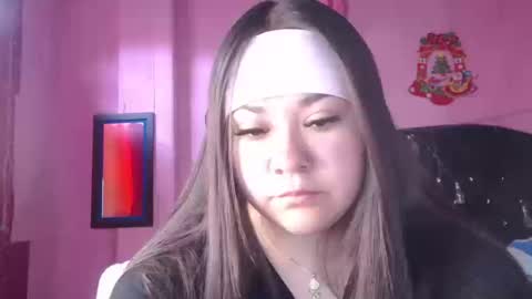 Snapshot of nikkirous_ chatting on September 24, 2025, 2:20 pm Nikkirous online show from September 24, 2025, 2:20 pm