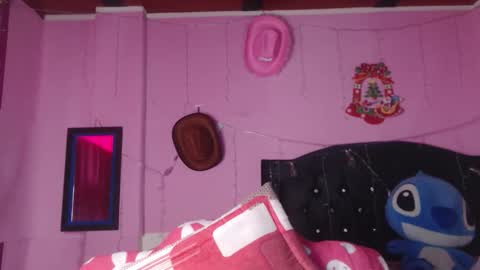 Snapshot of nikkirous_ chatting on October 8, 2025, 12:25 pm Nikkirous online show from October 8, 2025, 12:25 pm