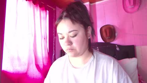 Snapshot of nikkirous_ chatting on February 5, 2026, 4:44 pm Nikkirous online show from February 5, 2026, 4:44 pm