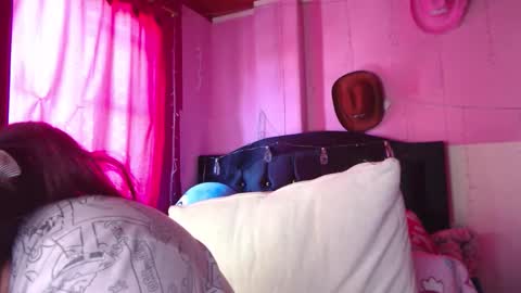 Snapshot of nikkirous_ chatting on February 10, 2026, 1:37 pm Nikkirous online show from February 10, 2026, 1:37 pm