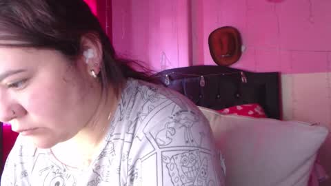 Snapshot of nikkirous_ chatting on February 16, 2026, 12:56 pm Nikkirous online show from February 16, 2026, 12:56 pm