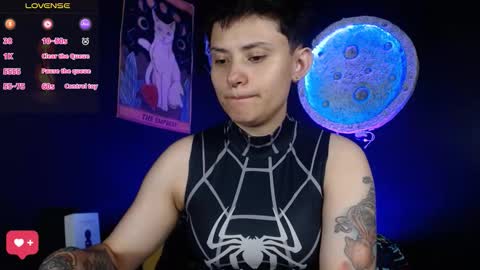 Nikky online show from December 19, 2025, 1:18 pm