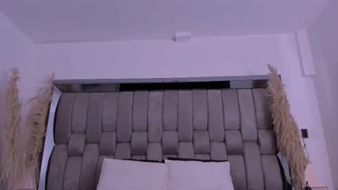     online show from September 22, 2025, 11:56 am