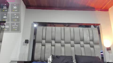     online show from October 16, 2025, 11:33 am