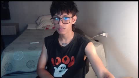 niklaus_wolf online show from September 9, 2025, 1:49 am