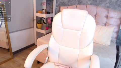 Snapshot of niko_robin chatting on December 3, 2024, 8:28 pm Niko Robin online show from December 3, 2024, 8:28 pm