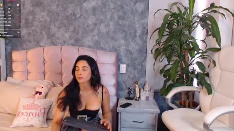 Snapshot of niko_robin chatting on February 1, 2025, 8:37 pm Niko Robin online show from February 1, 2025, 8:37 pm