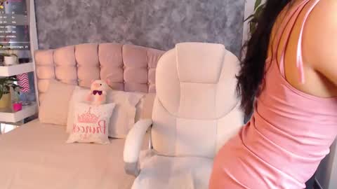 Snapshot of niko_robin chatting on February 18, 2025, 5:31 pm Niko Robin online show from February 18, 2025, 5:31 pm