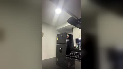 Nikola Hank online show from April 1, 2026, 6:36 am