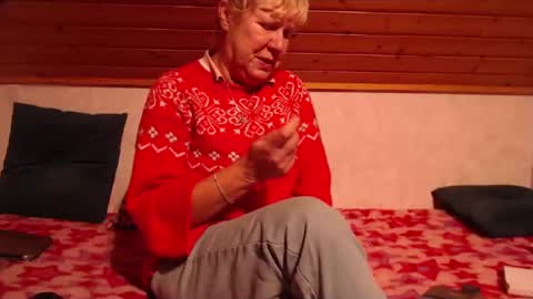 Nikole1 online show from February 3, 2025, 4:10 pm