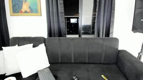 Snapshot of nikoleevanss chatting on October 11, 2025, 4:12 am Nikole online show from October 11, 2025, 4:12 am