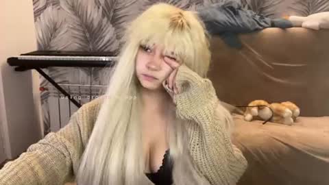 nikoli_naw online show from August 5, 2026, 8:11 pm