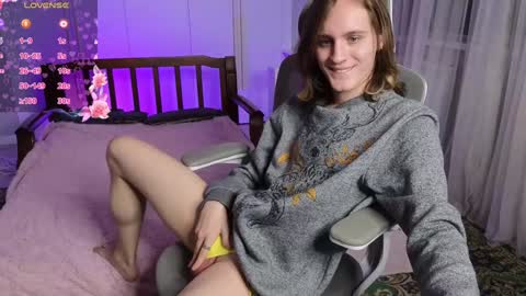 Snapshot of nikompell chatting on December 20, 2024, 5:47 am niko online show from December 20, 2024, 5:47 am