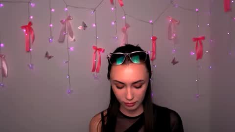 Snapshot of nikonara_ chatting on April 22, 2026, 4:19 pm nikonara_ online show from April 22, 2026, 4:19 pm