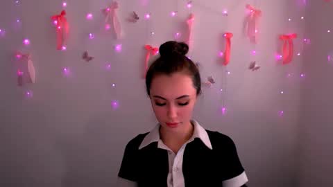 Snapshot of nikonara_ chatting on May 23, 2026, 10:19 am nikonara_ online show from May 23, 2026, 10:19 am