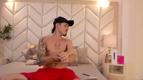 Niko Stone online show from April 1, 2026, 4:46 am