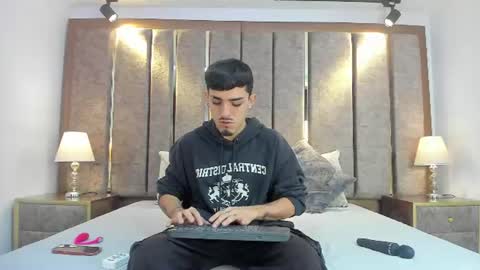 Niko Stone online show from July 8, 2026, 4:17 am