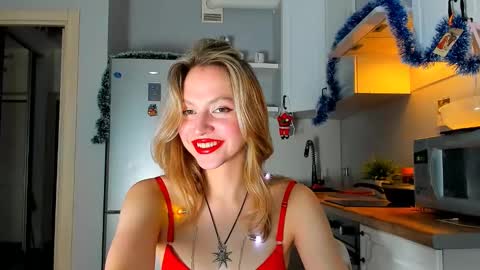 Snapshot of niky_jess chatting on December 24, 2024, 10:39 pm Veronica online show from December 24, 2024, 10:39 pm
