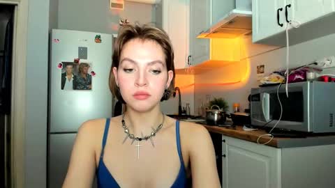 Snapshot of niky_jess chatting on March 2, 2025, 6:19 pm Veronica online show from March 2, 2025, 6:19 pm