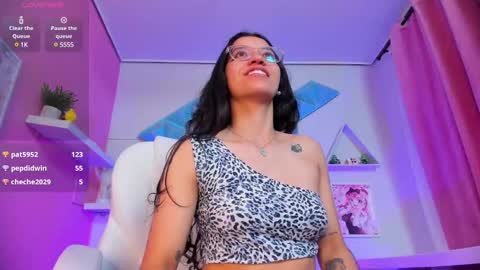 Snapshot of nina__dixon chatting on March 6, 2025, 4:41 am Nina online show from March 6, 2025, 4:41 am