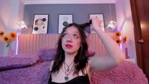 nina_ford_ online show from March 6, 2026, 3:25 am