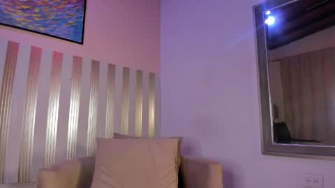 nina_glow_ online show from April 1, 2026, 1:41 pm