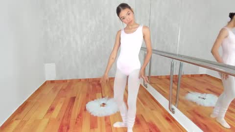Snapshot of nina_ponse chatting on February 21, 2025, 8:38 pm Natalia FOLLOW ME ---- nathy po online show from February 21, 2025, 8:38 pm