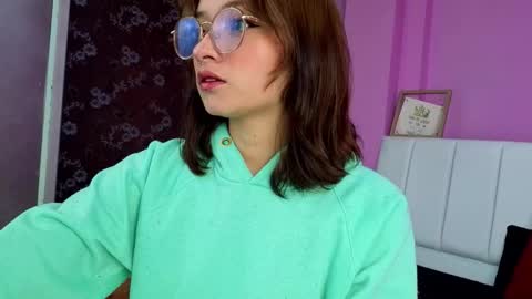 Snapshot of nina_sweetdoll chatting on November 10, 2025, 7:13 pm Nina online show from November 10, 2025, 7:13 pm