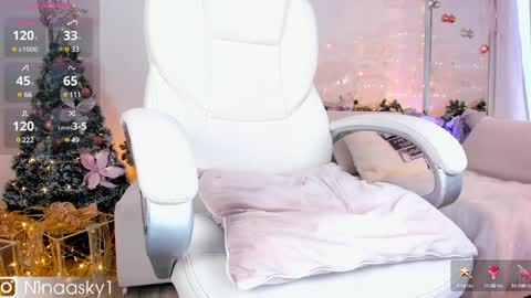 Snapshot of ninaa_sky chatting on December 27, 2024, 7:35 pm    online show from December 27, 2024, 7:35 pm