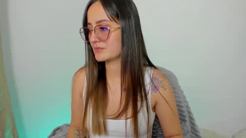 Nina online show from September 20, 2025, 7:59 pm