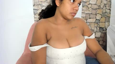 Snapshot of ninacollinss1 chatting on November 11, 2025, 3:56 pm ninabigboobs online show from November 11, 2025, 3:56 pm