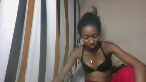 ninaeaa online show from December 4, 2025, 5:43 pm