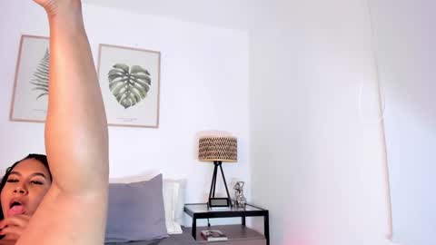 Snapshot of ninag0ld chatting on December 19, 2024, 6:45 am Nina Sara online show from December 19, 2024, 6:45 am