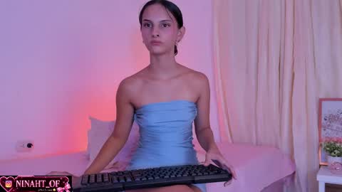 ninahtx online show from May 15, 2026, 8:49 pm