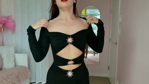 Snapshot of ninaoneil chatting on June 6, 2026, 7:40 pm NinaOneil online show from June 6, 2026, 7:40 pm