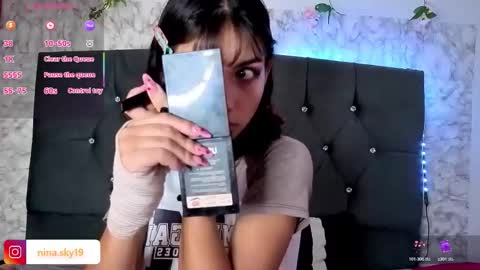 ninasky19 online show from February 25, 2026, 8:07 pm