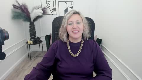 ninastarle online show from November 30, 2025, 4:38 am