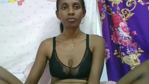 ninie246746 online show from March 22, 2026, 8:45 pm